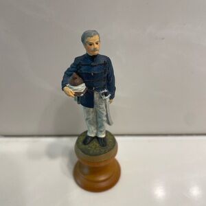 Franklin Mint Bishop Piece - The Queen's Forces Against the Mutineers